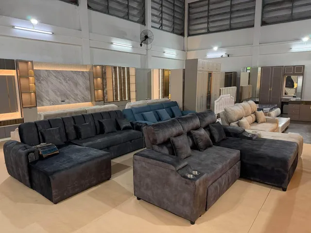 โซฟาตัวแอลผ้ากำมะหยี่สีเทาเข้ม – ผลงาน GM Furniture